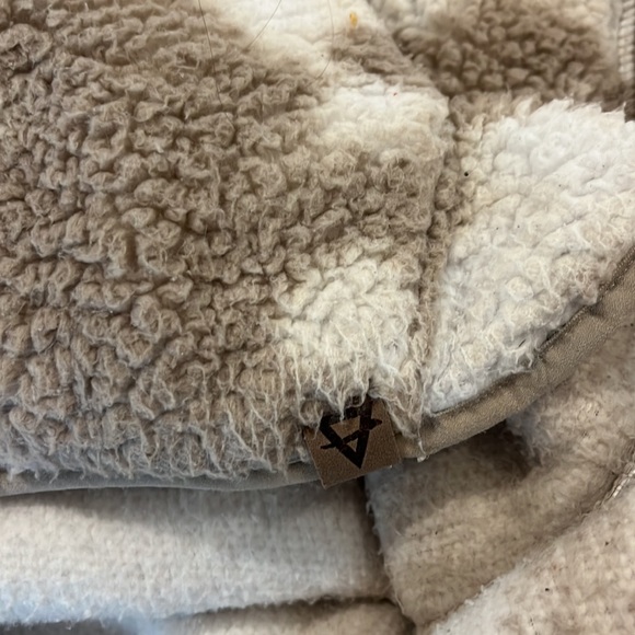 Fuzzy pullover - Picture 5 of 5